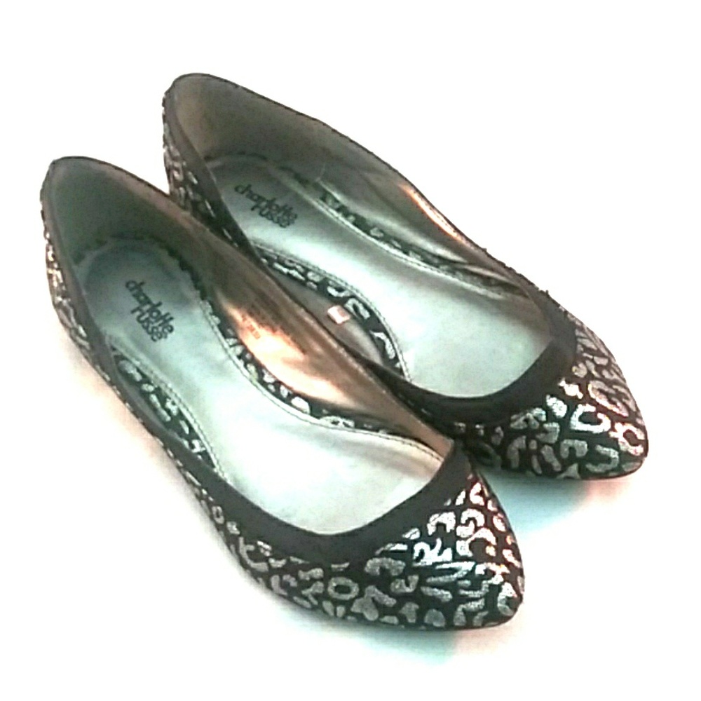 Black and Silver Flats 8M
